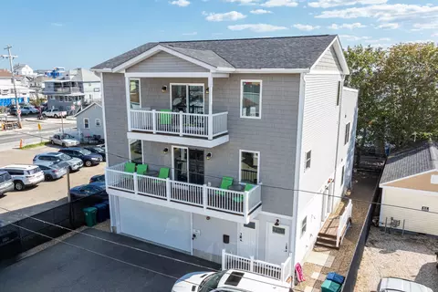 3 Perkins Ave #1, Hampton, NH 03842
