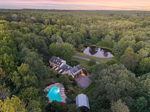 276 Exeter Rd, Hampton Falls, NH 03844