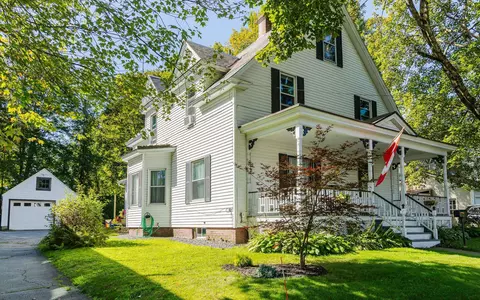 16 Forest St, Rockingham, VT 05101