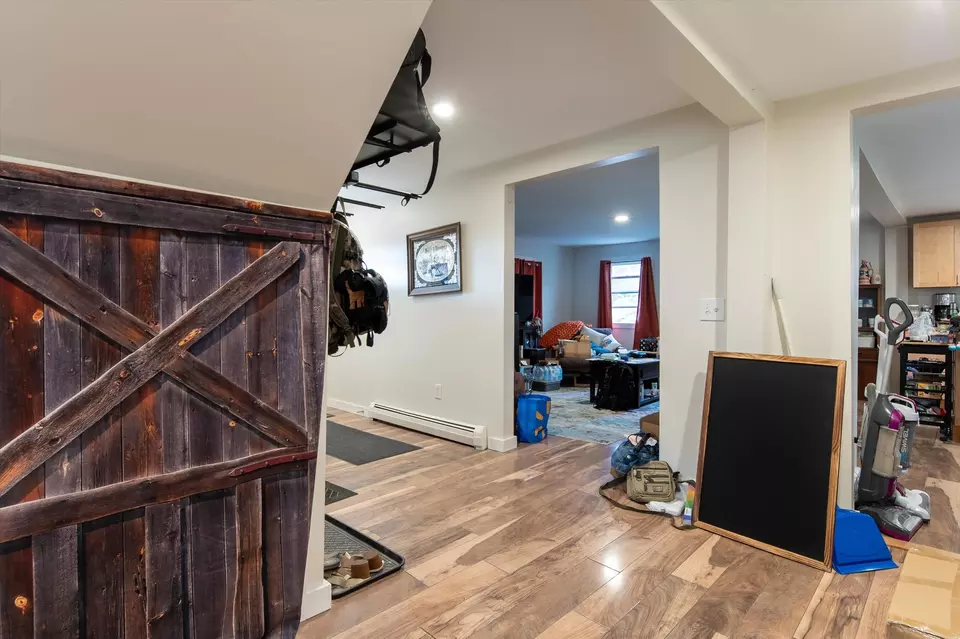 Entry Way - 77 Belmont Rd, Mount Holly, VT 05758 photo 4 of 4