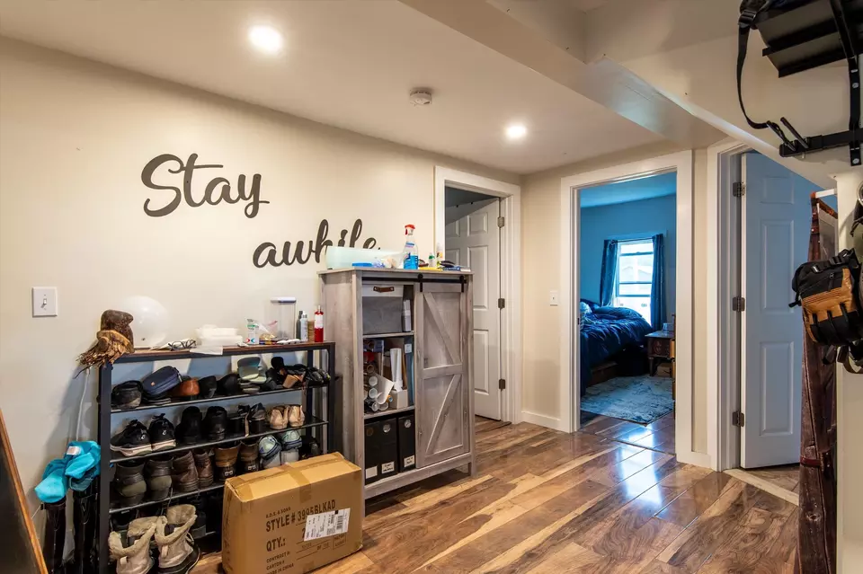 Entry Way - 77 Belmont Rd, Mount Holly, VT 05758 photo 3 of 4