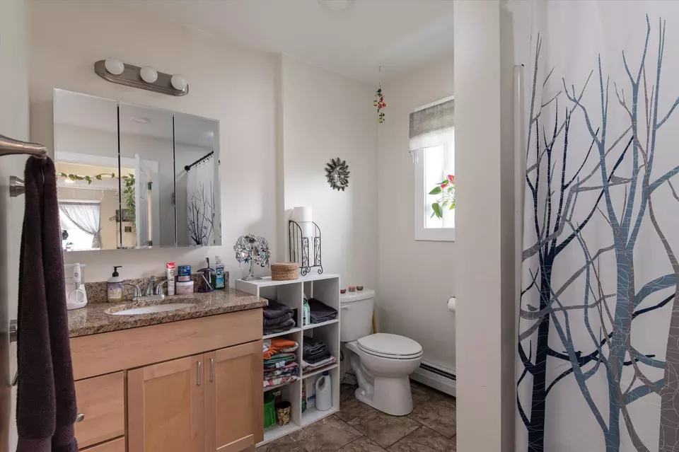 Bath - 77 Belmont Rd, Mount Holly, VT 05758 photo 1 of 1