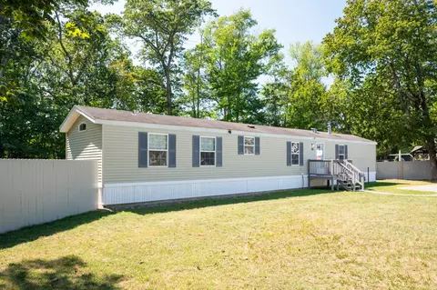 20 Railroad Ave, Seabrook, NH 03874