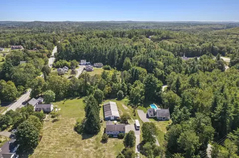 14 N Salem Rd #B, Hampstead, NH 03841