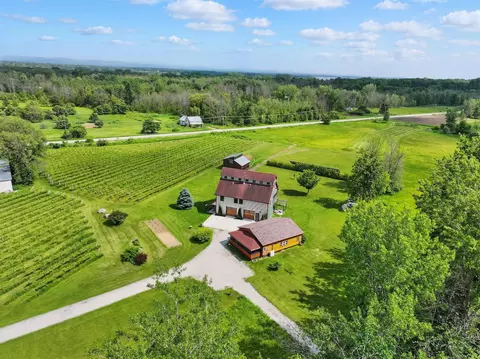 85 Shrine Rd, Isle La Motte, VT 05463