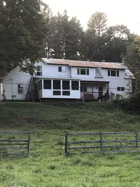 158 Macintosh Hill Rd, Bethel, VT 05032