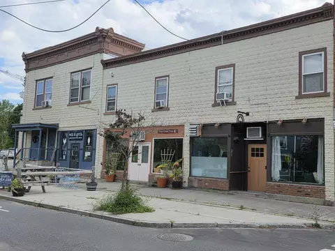 25 Back St, Randolph, VT 05060
