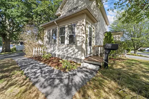 46 Porter St, Manchester, NH 03103