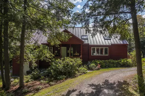 70 Hunter Ln, Jamaica, VT 05343