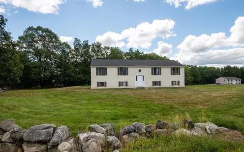 6 Johnson Meadow Rd #A & B, Hampstead, NH 03841