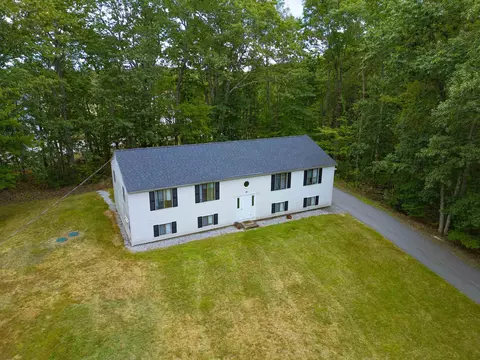 30 Johnson Meadow Rd #A & B, Hampstead, NH 03841