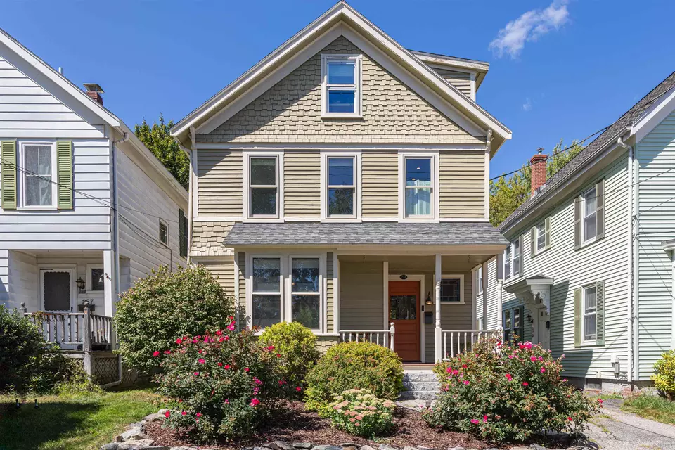 Exterior - 281 Dennett St, Portsmouth, NH 03801 photo 1 of 7