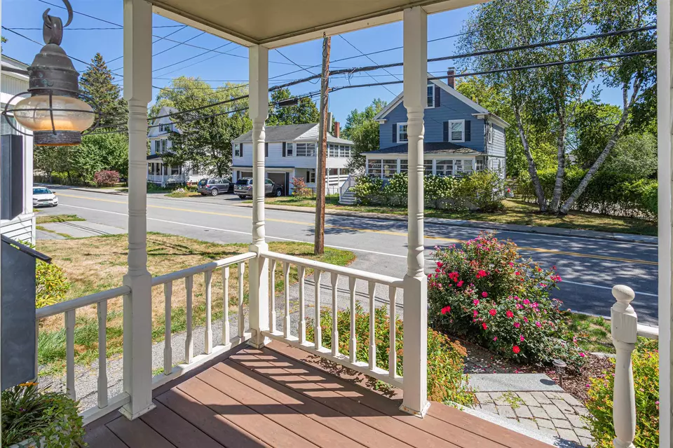 Exterior - 281 Dennett St, Portsmouth, NH 03801 photo 3 of 7