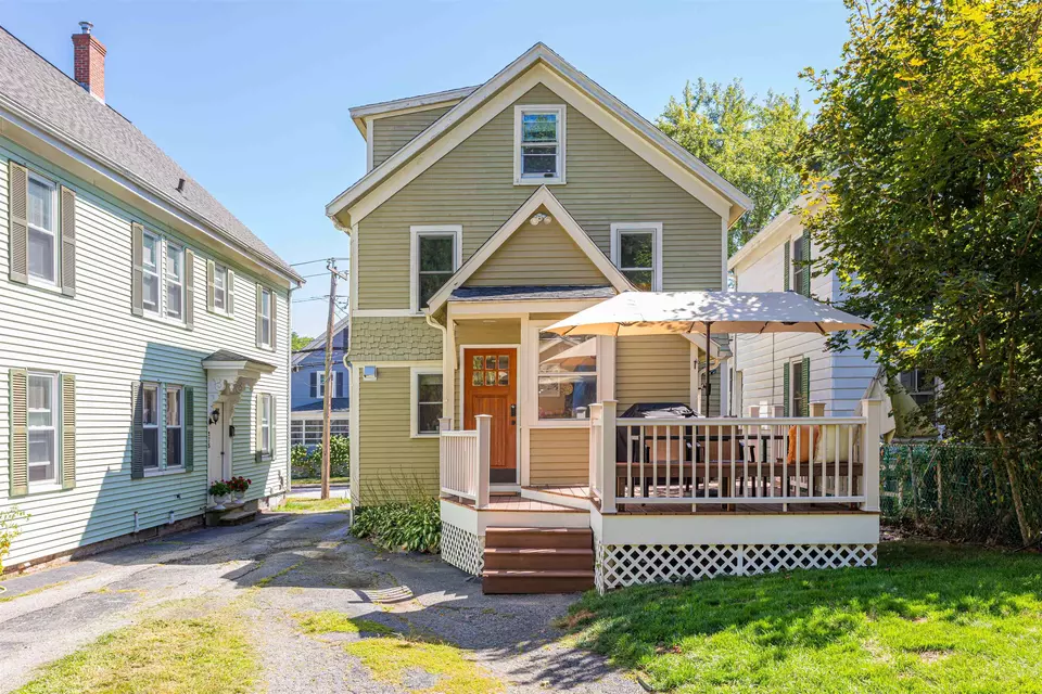 Exterior - 281 Dennett St, Portsmouth, NH 03801 photo 4 of 7