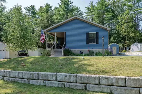 27 Murray Dr, Rochester, NH 03868