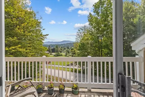 110 Mountainside Dr # J202, Stowe, VT 05672