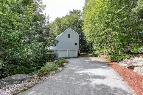 15 Trent Rd, Hooksett, NH 03106