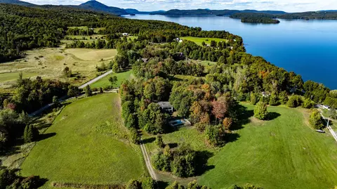 81 Top Deck Ln, Newport, VT 05857