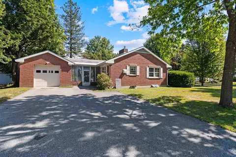 58 Main St, Essex Junction, VT 05452