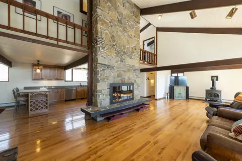 1877 Willard Rd, White River Junction, VT 05001