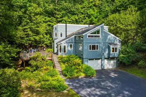 24 Low Rd, Hanover, NH 03755