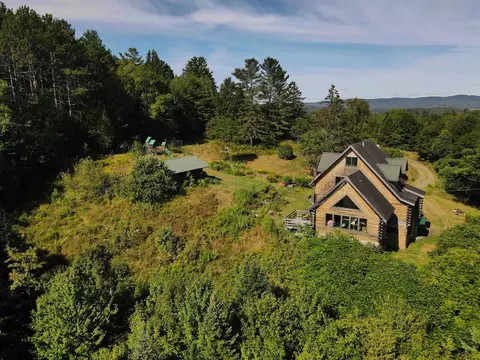 820 Farr Rd, Saint Johnsbury, VT 05819