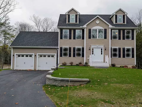 15 Bald Hill Rd, Raymond, NH 03077