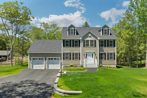 15 Bald Hill Rd, Raymond, NH 03077