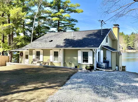 35 Greenwood Rd, Amherst, NH 03031