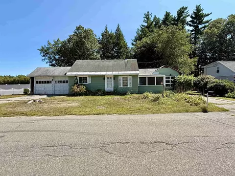15 Walton Rd, Plaistow, NH 03865