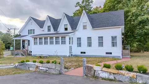 383 Owl St, Campton, NH 03223