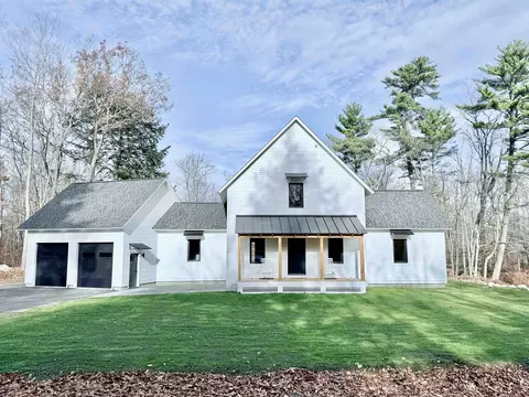 18 Woodland Grove Rd, Conway, NH 03818