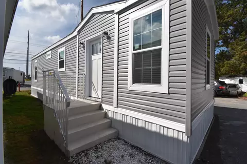 25 Schult St, Keene, NH 03431