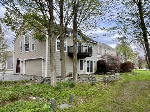 321 Bentley Ave, Poultney, VT 05764