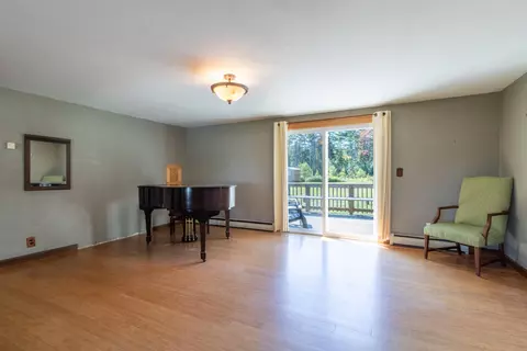 Living - 3041 Cross Rd, Jay, VT 05859 photo 4 of 5