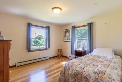 Bedroom - 3041 Cross Rd, Jay, VT 05859 photo 6 of 7