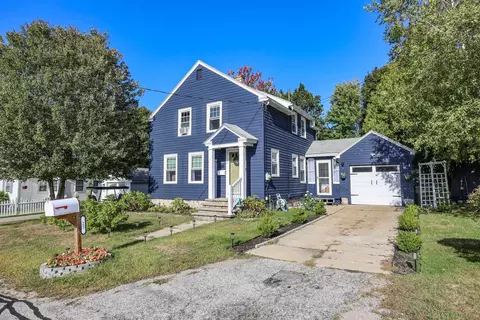 22 Crawford St, Manchester, NH 03109