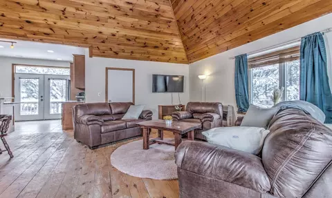 Living - 288 Cedar Ln, Peru, VT 05152 photo 7 of 7