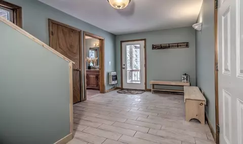 Entry Way - 288 Cedar Ln, Peru, VT 05152 photo 3 of 3