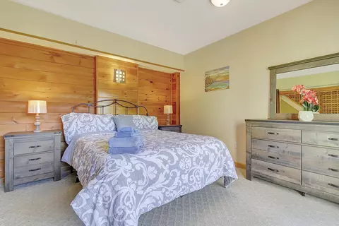 Bedroom - 288 Cedar Ln, Peru, VT 05152 photo 9 of 12