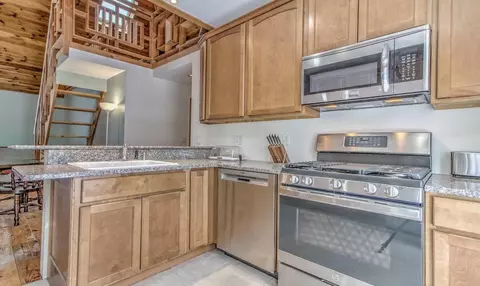 Kitchen - 288 Cedar Ln, Peru, VT 05152 photo 4 of 5
