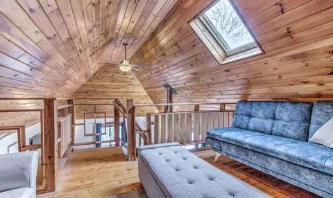 Entry Way - 288 Cedar Ln, Peru, VT 05152 photo 1 of 3