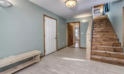 Entry Way - 288 Cedar Ln, Peru, VT 05152 photo 2 of 3