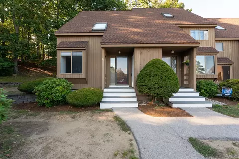 12 Clinton Ct #12, Merrimack, NH 03054