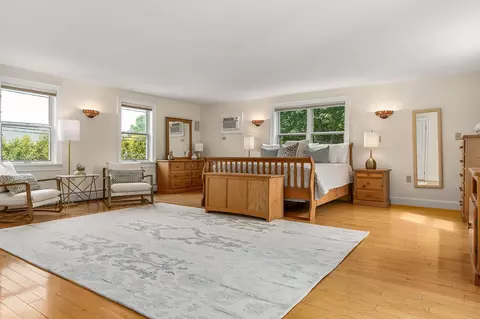 Bedroom - 51 Granite St, Portsmouth, NH 03801 photo 1 of 11
