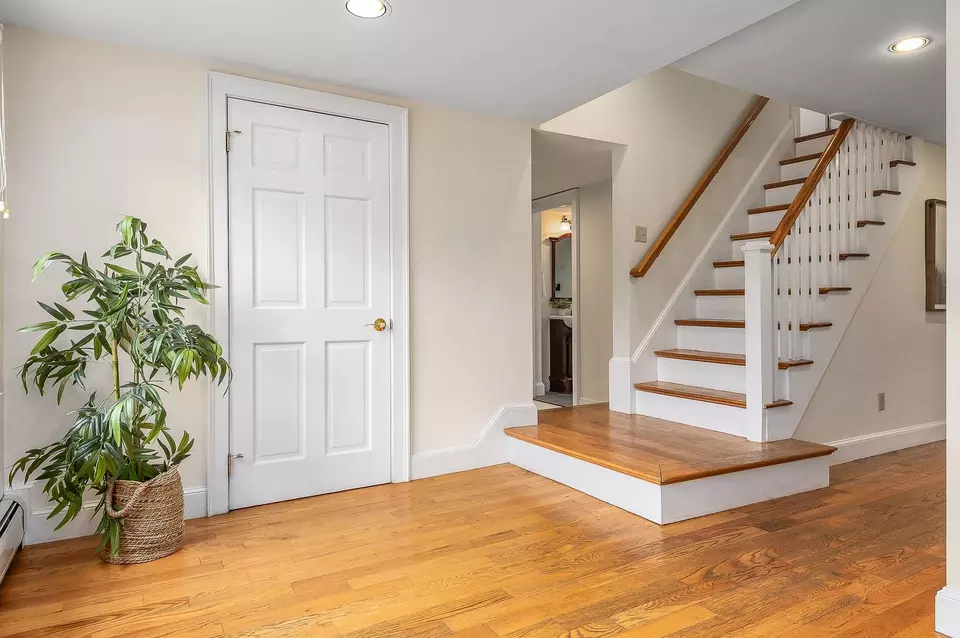 Entry Way - 51 Granite St, Portsmouth, NH 03801 photo 2 of 4