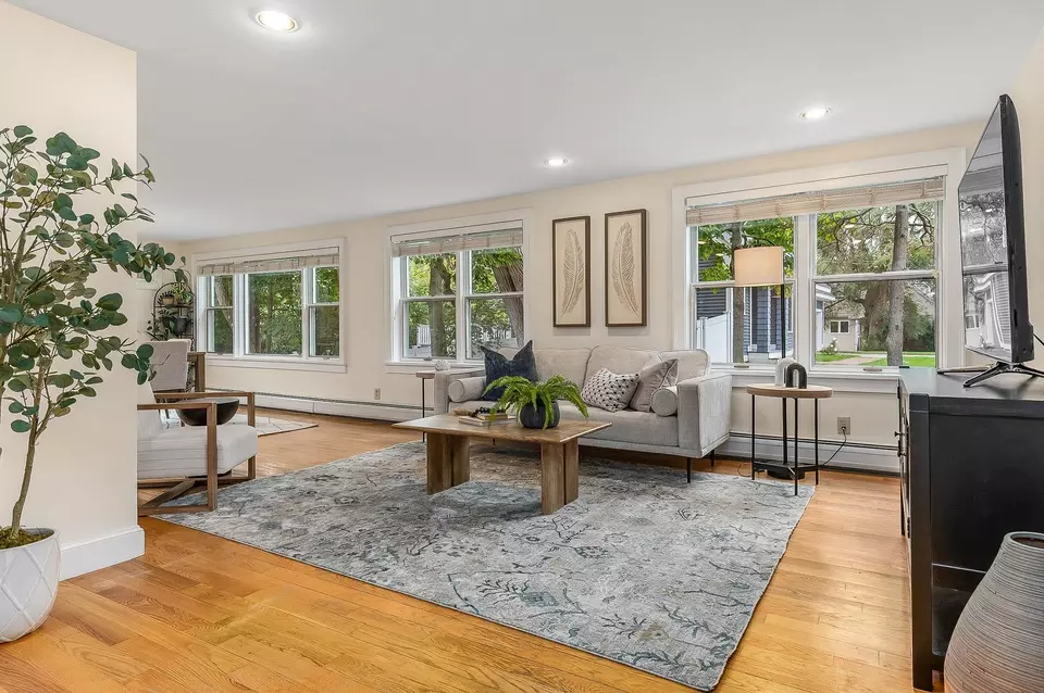 Living - 51 Granite St, Portsmouth, NH 03801 photo 2 of 2