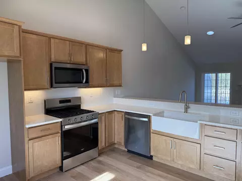 Kitchen - 1 Connor Ct # B, Epping, NH 03042 photo 2 of 6