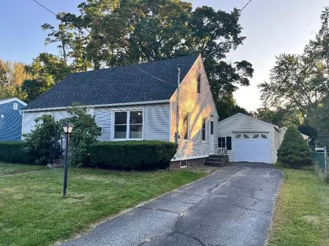16 Seneca Ave, Essex Junction, VT 05452