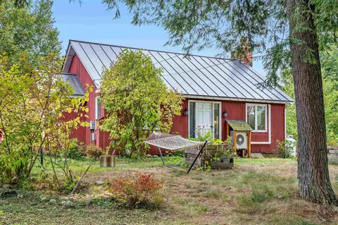 42 Catamount Ln, Fayston, VT 05673
